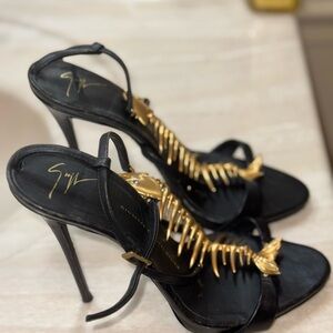 Giuseppe Zanotti Black Leather Gold Fishbone Heels Size 40 Authentic